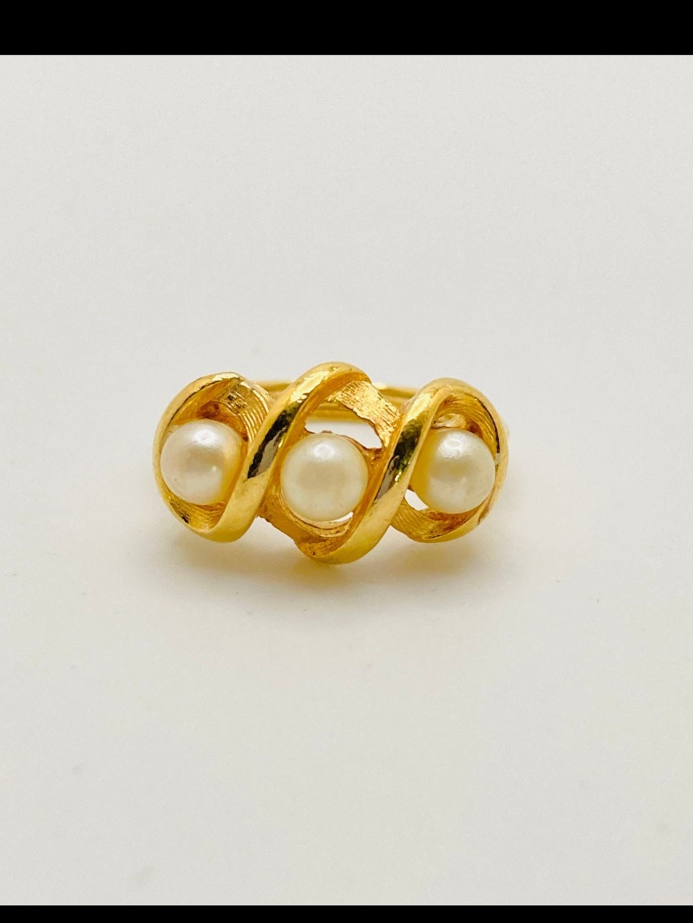 Avon Vintage Gold Tone Faux Pearl Ring Adjustable